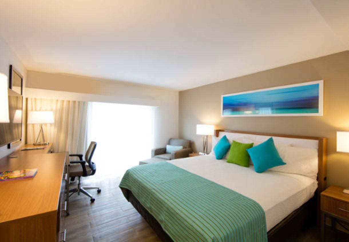 Courtyard By Marriott Nassau Downtown/Junkanoo Beach Exteriér fotografie