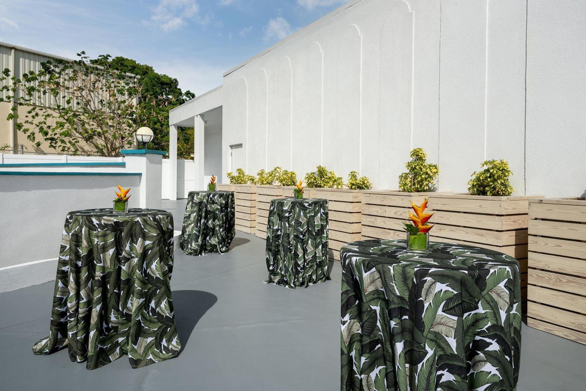 Courtyard By Marriott Nassau Downtown/Junkanoo Beach Exteriér fotografie